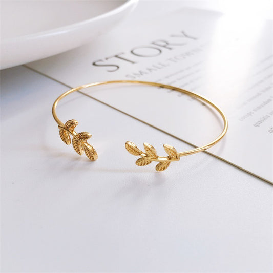 O  - Leaf Bracelet